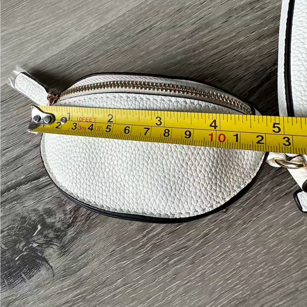 🫘 Bean-Shaped Handbag with A Mini-Bag, White Color - Picture 11 of 12